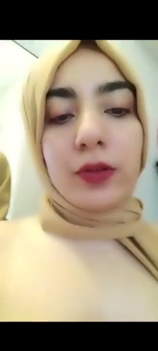 Başörtülü İfşa: Türbanlı Öğretmen Tango ifşa videoları...